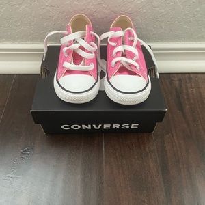 Brand new toddler pink Converse AllStar